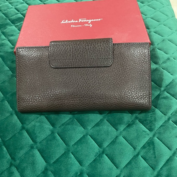 Salvador Ferragamo leather wallet - Picture 2 of 9